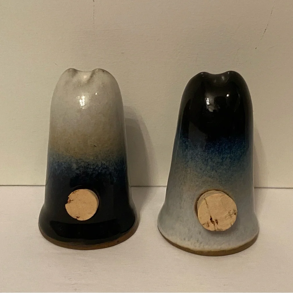 PETER POTS SALT PEPPER PAIR CAT KITTEN BLUE POTTERY NEW UNUSED HANDMADE HOME